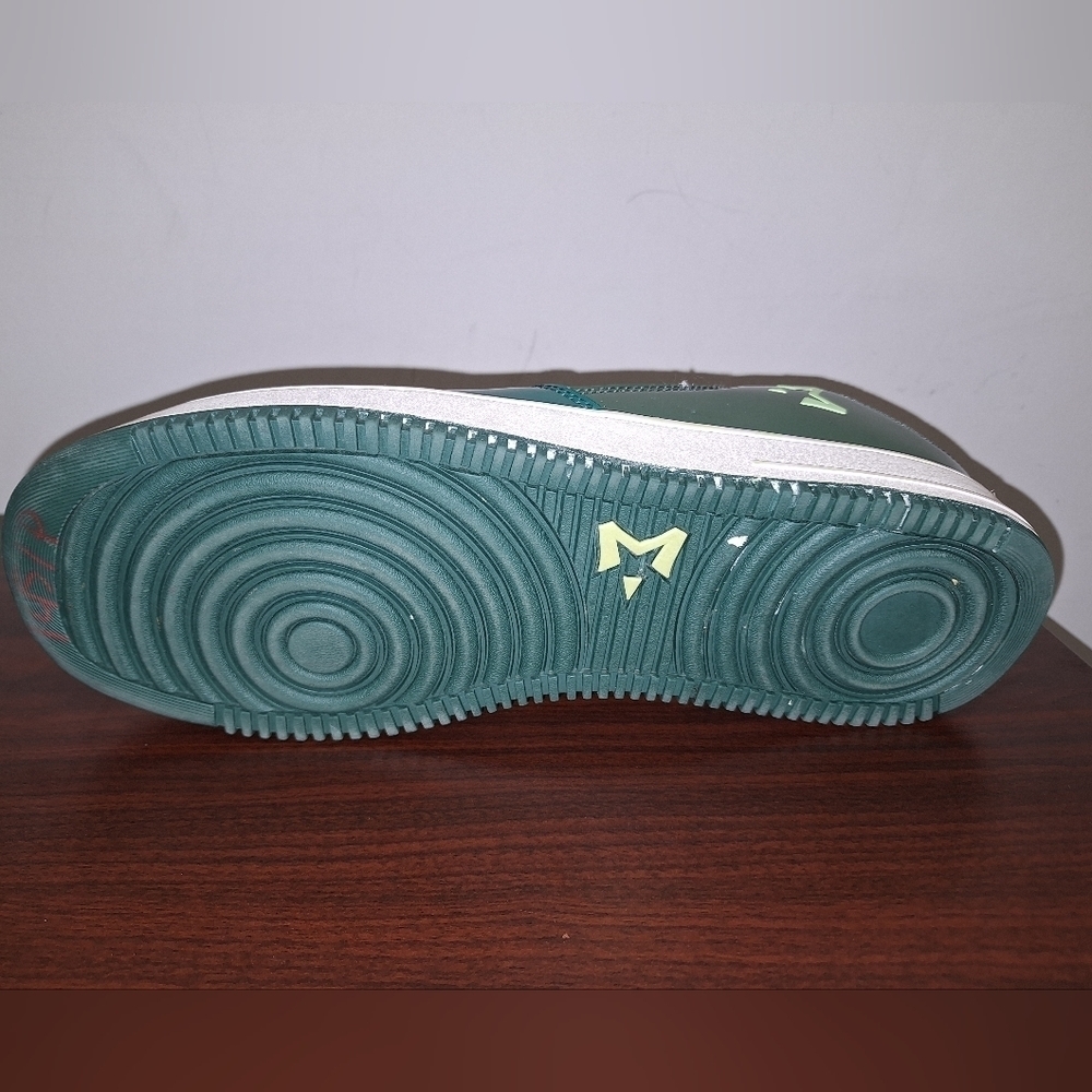 A pair of Starbury men's size 14 green sneakers. They're in excellent condition - Picture 11 of 11